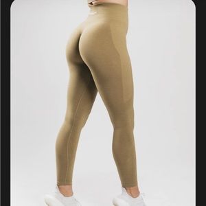Alphalete Amplify Legging - Not Gold